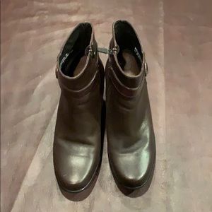 Dansko boots brown in color